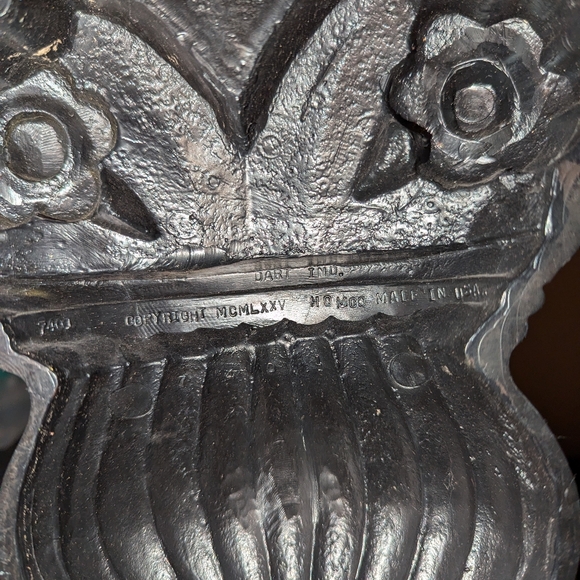 Vintage Floral Wall Decor - Picture 3 of 3